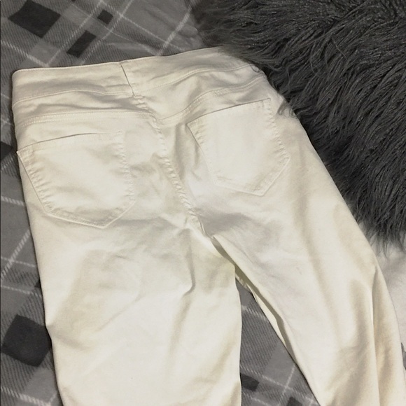 Fall/Winter White Straight Leg Soft Women’s Jeans - Picture 7 of 15